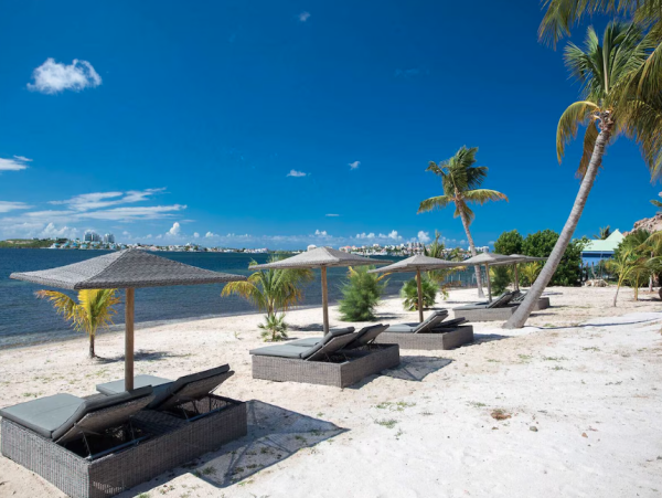 Bay Beachfront Luxury Six Bedroom Home in Saint Martin
